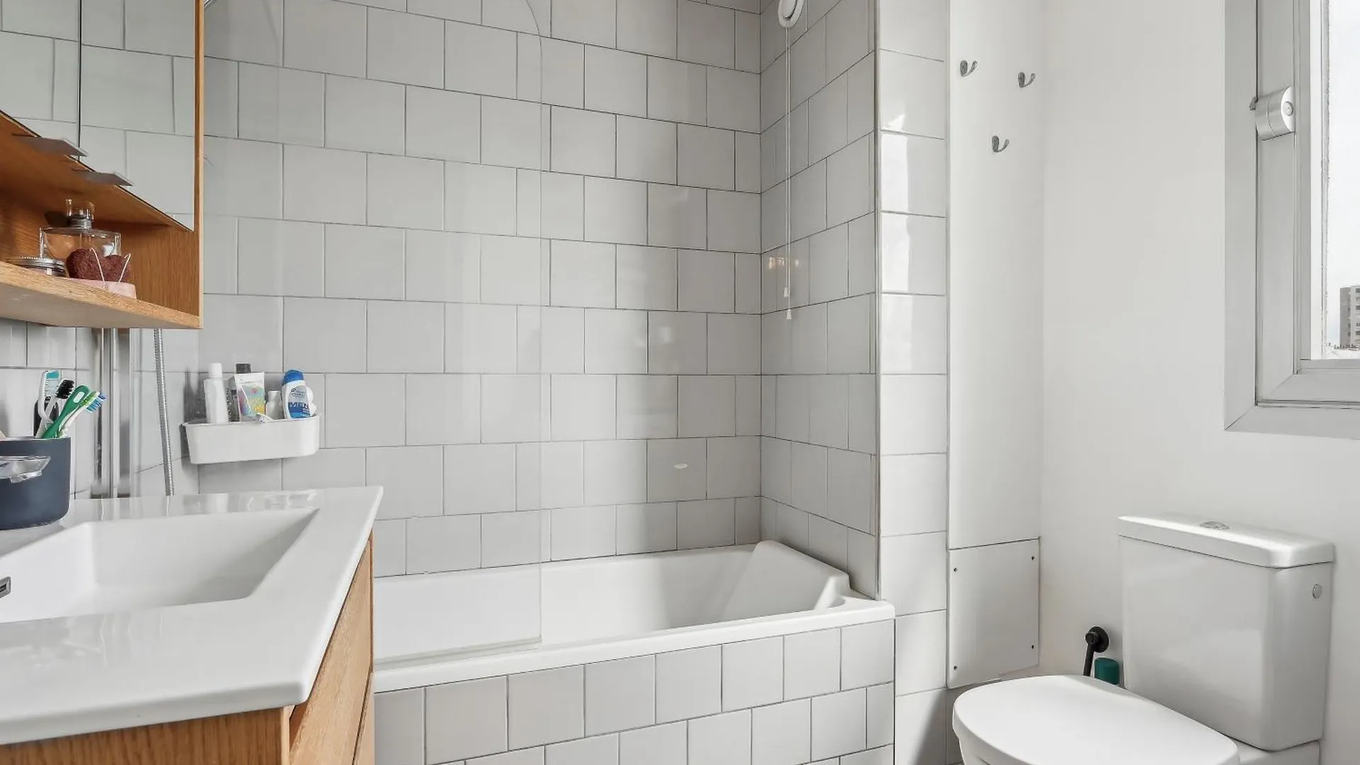 Appartement Parisien Minimaliste Et Design By Weekome 0*, פריז צרפת